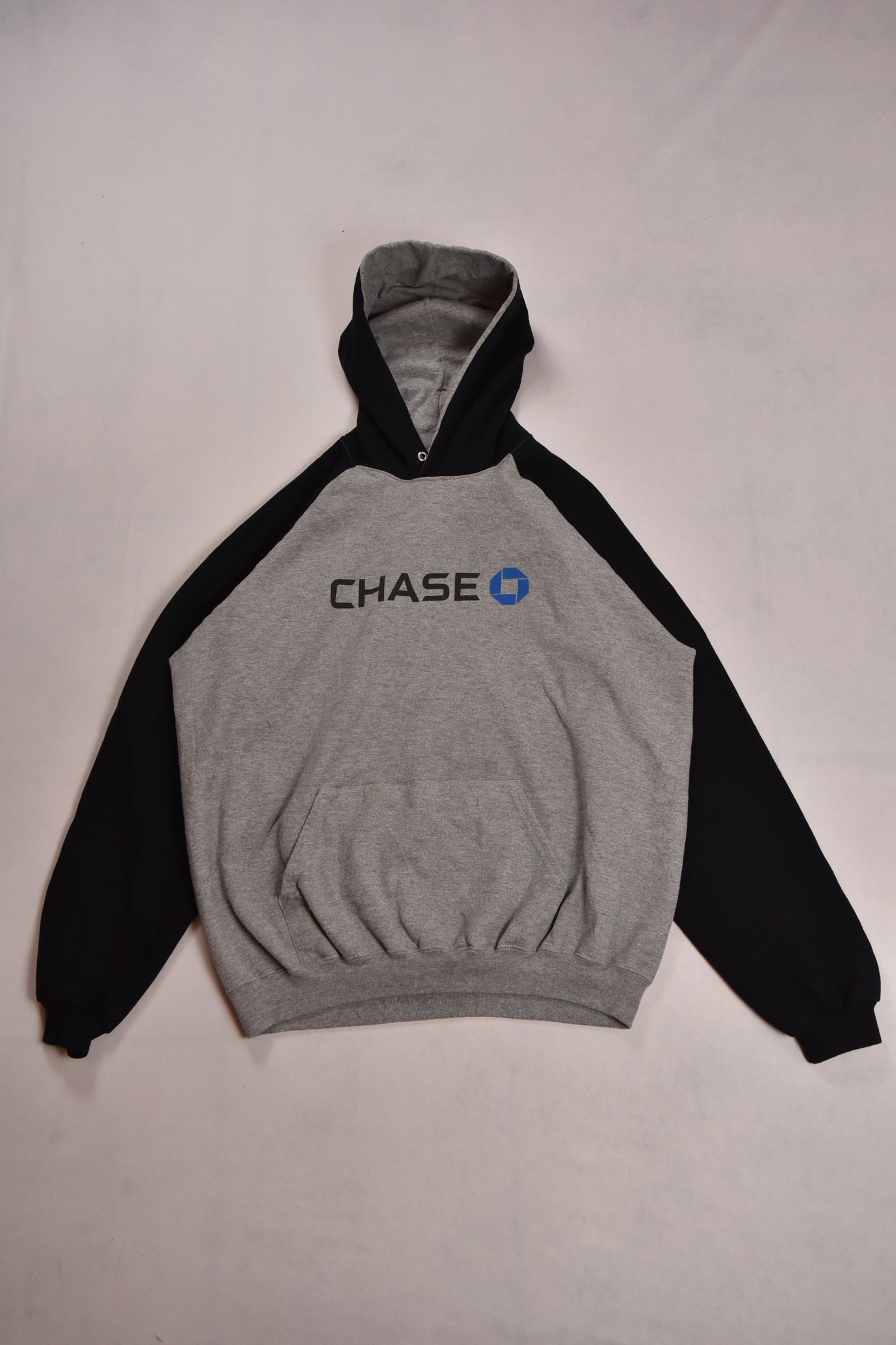 Vintage "CHASE" Graphic Hoodie / XL